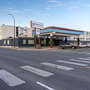 Sternwheeler Hotel And Conference Centre